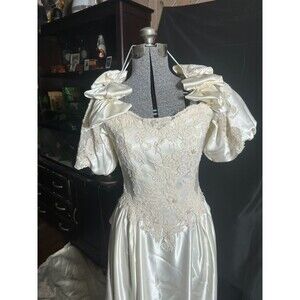 Vintage Ivory Wedding Dress Size 10